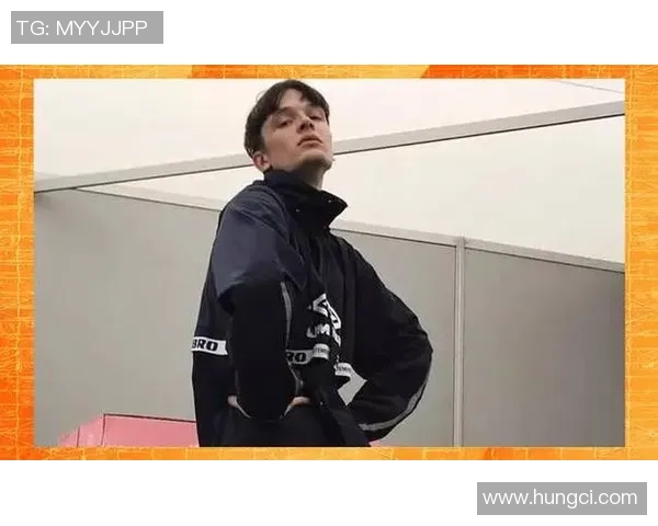 足球明星最爱潮牌揭秘他们独特的时尚选择与潮流趋势